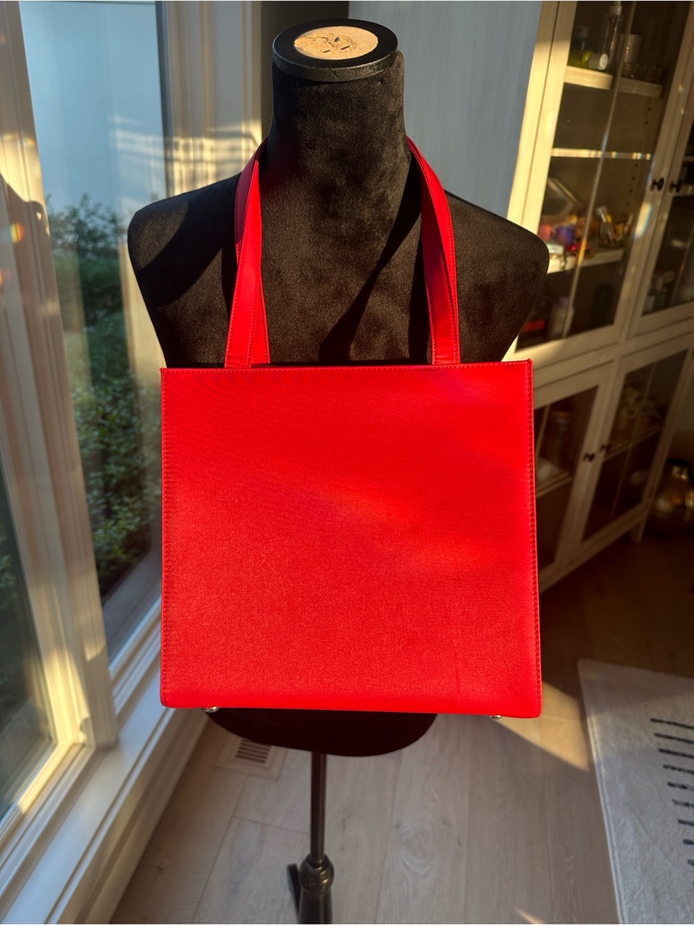 Classic Vintage Red Tote Bag - Sleek